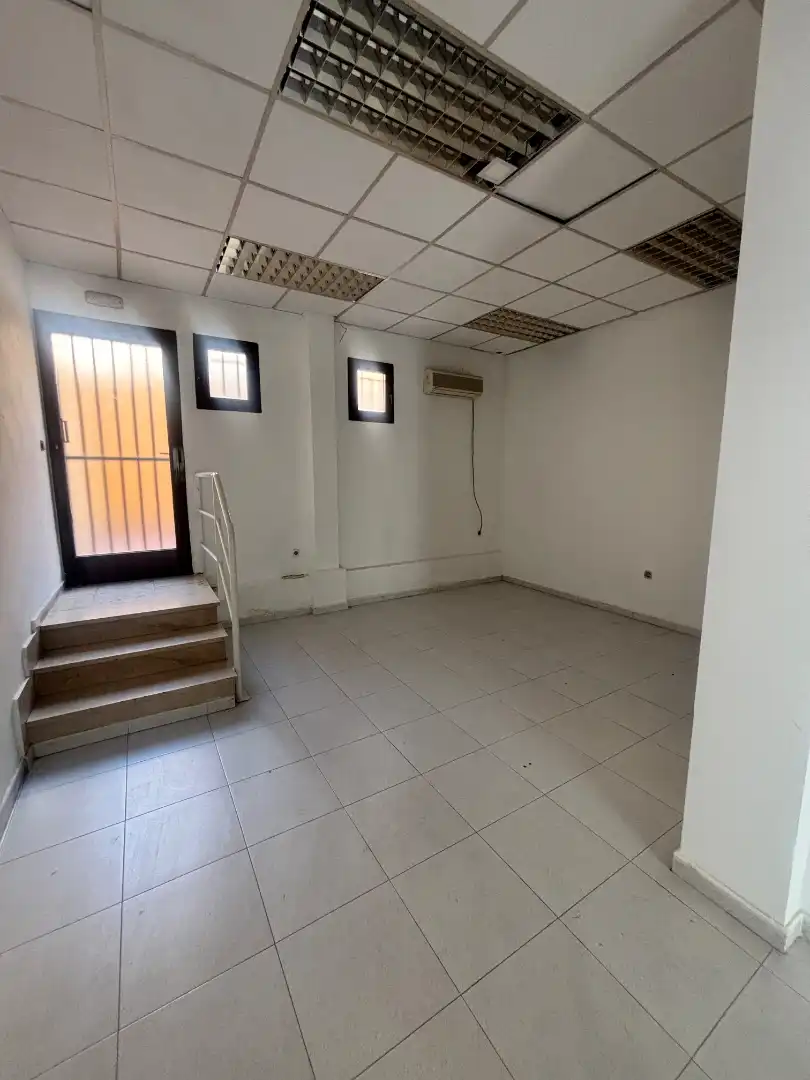 Local comercial en alquiler en Calle del Doctor Isla 8, imagen 3