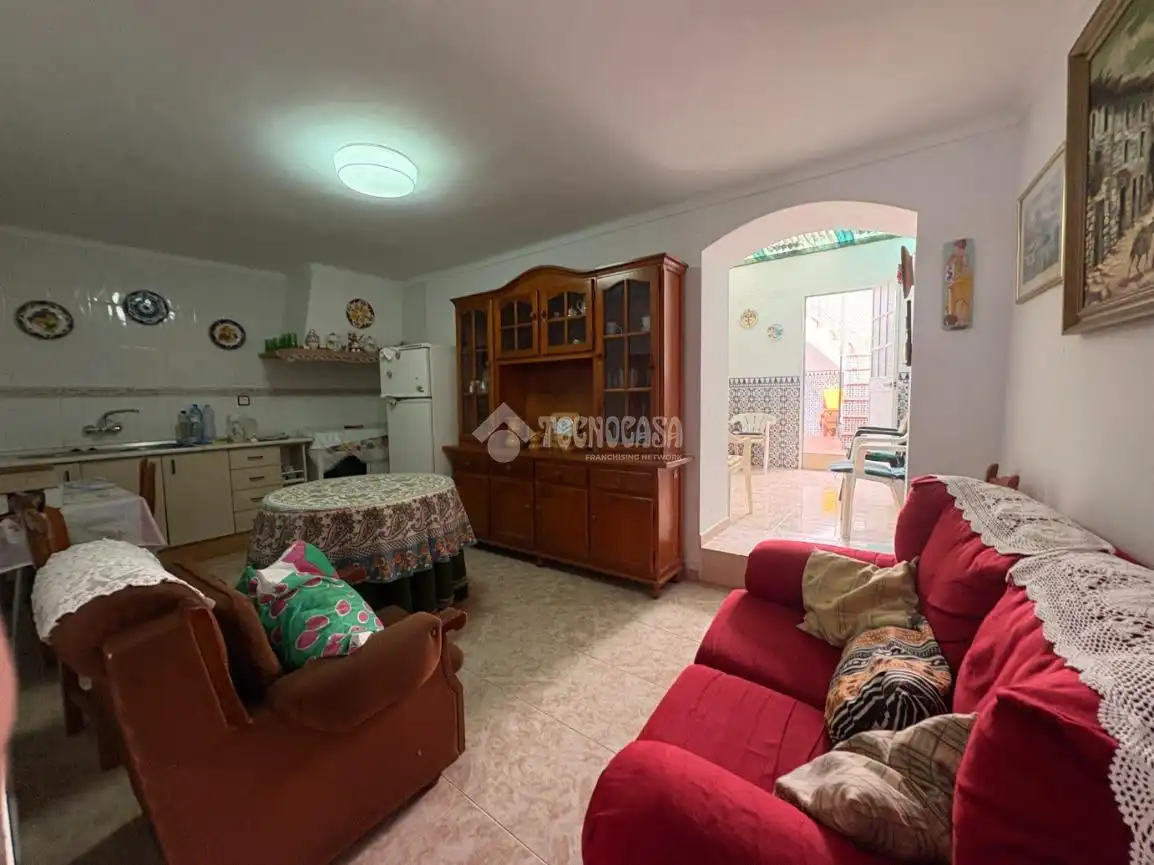 Sala de estar de Casa adosada en venta en Ardales con Terraza, Amueblado y Balcón