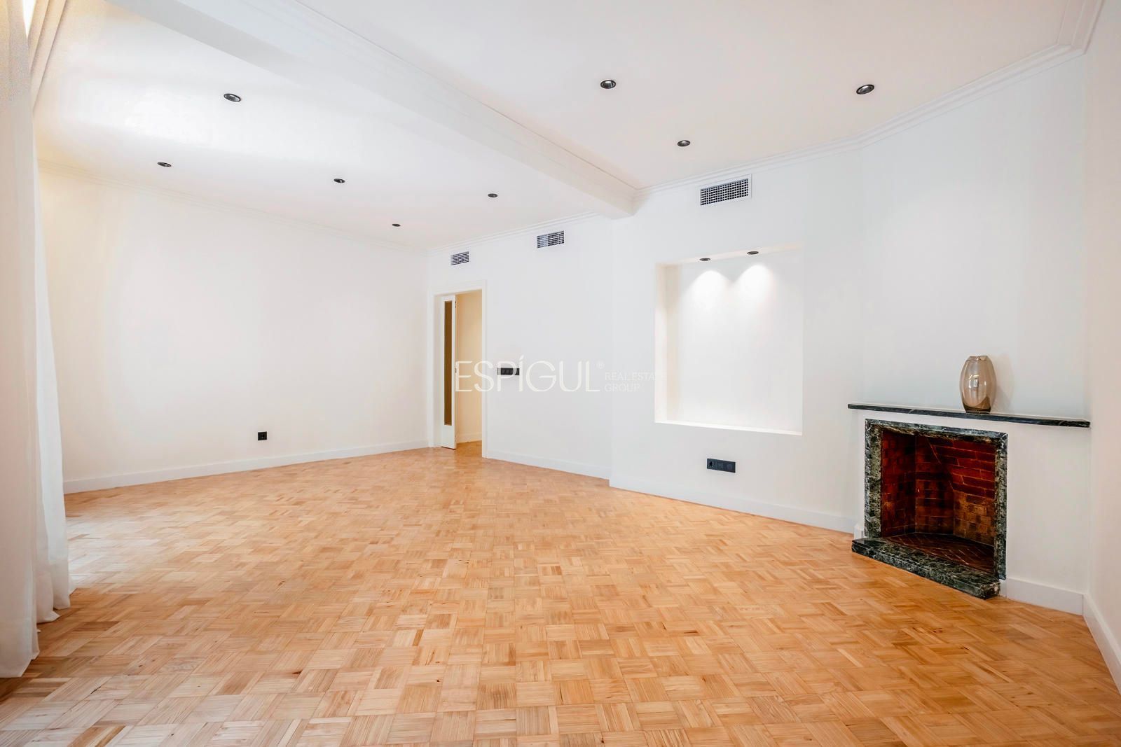 Piso en venta en  Barcelona Capital con Aire acondicionado, Calefacción y Parquet