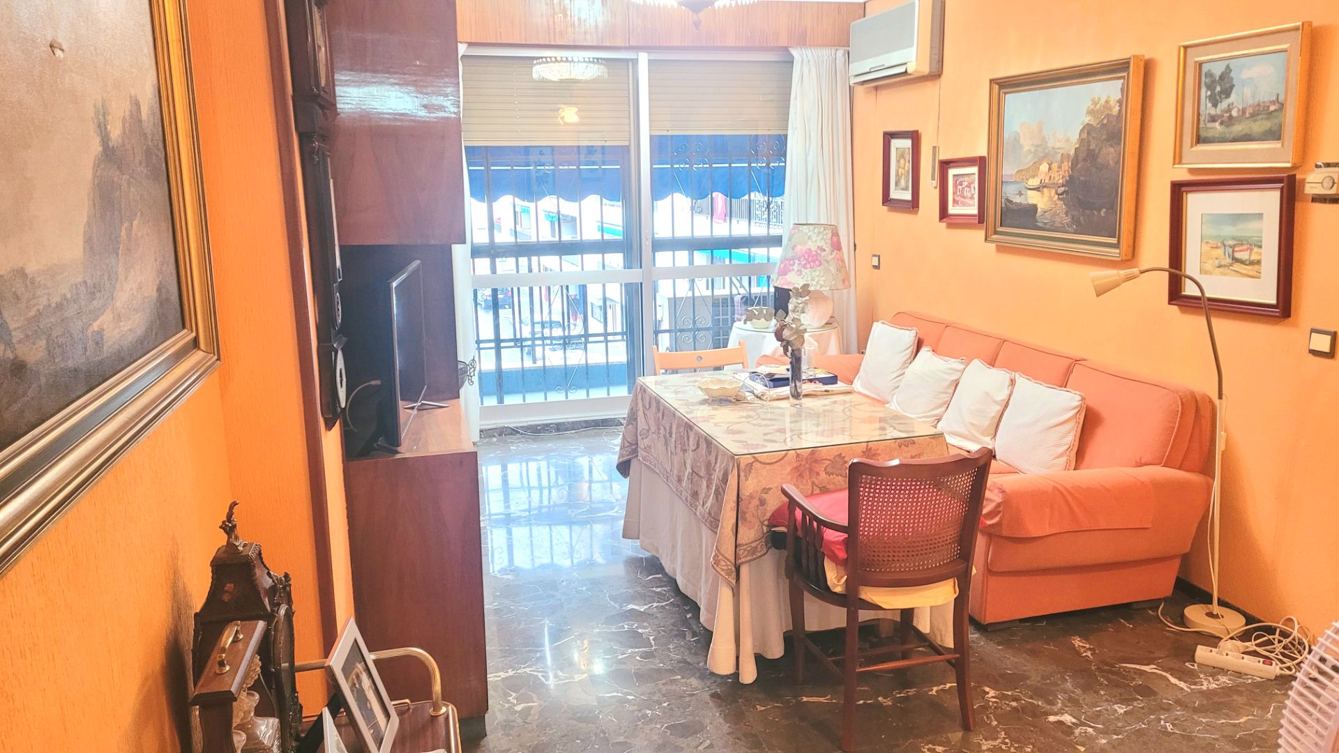 Menjador de Pis en venda en  Sevilla Capital amb Aire condicionat i Terrassa