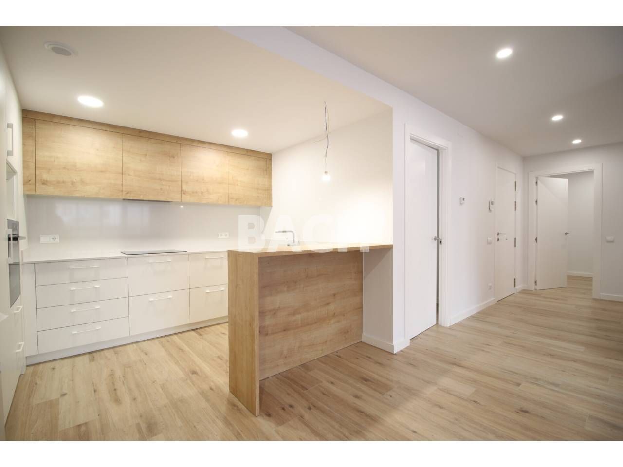 Kitchen of Flat to rent in Vic  with Heating, Parquet flooring and Balcony