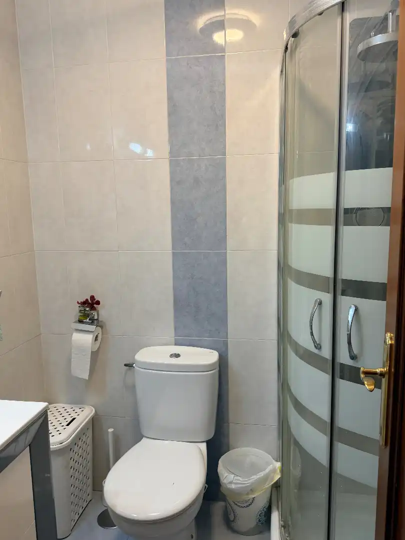 Baño de Dúplex en venta en Torrelavega  con Calefacción, Parquet y Trastero