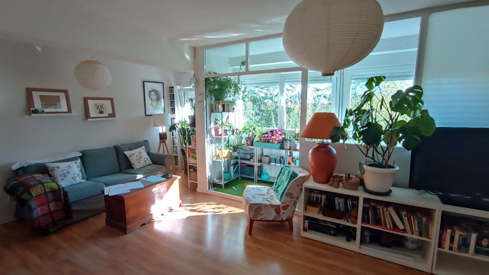 Living room of Flat for sale in  Madrid Capital  with Heating, Parquet flooring and Terrace