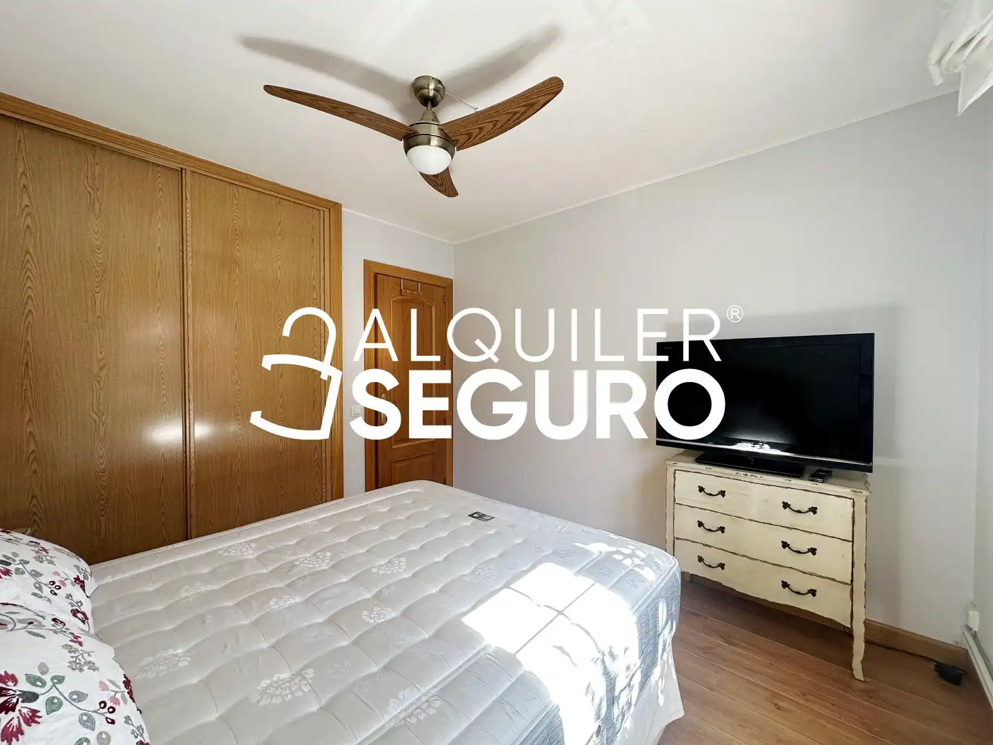 Habitación de Piso de alquiler en Alpedrete con Calefacción, Piscina y Amueblado