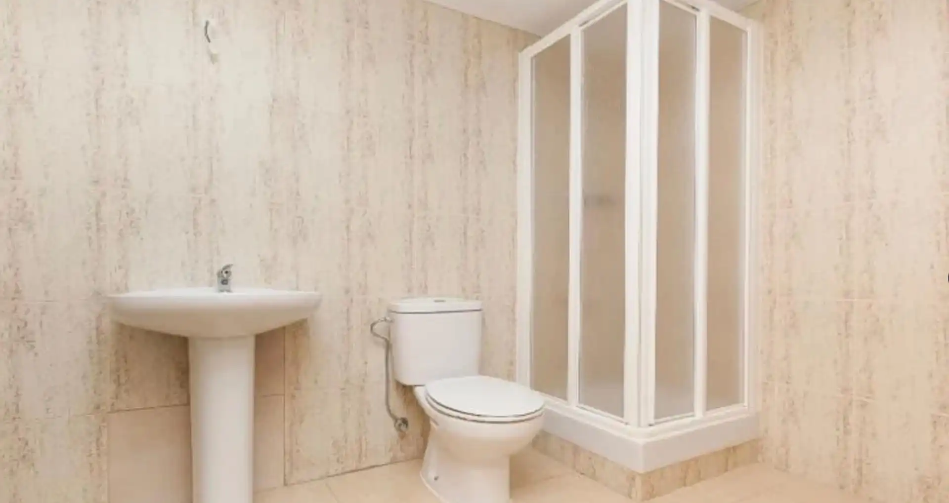 Badezimmer von Wohnungen zum Verkauf in Ripollet mit Balkon
