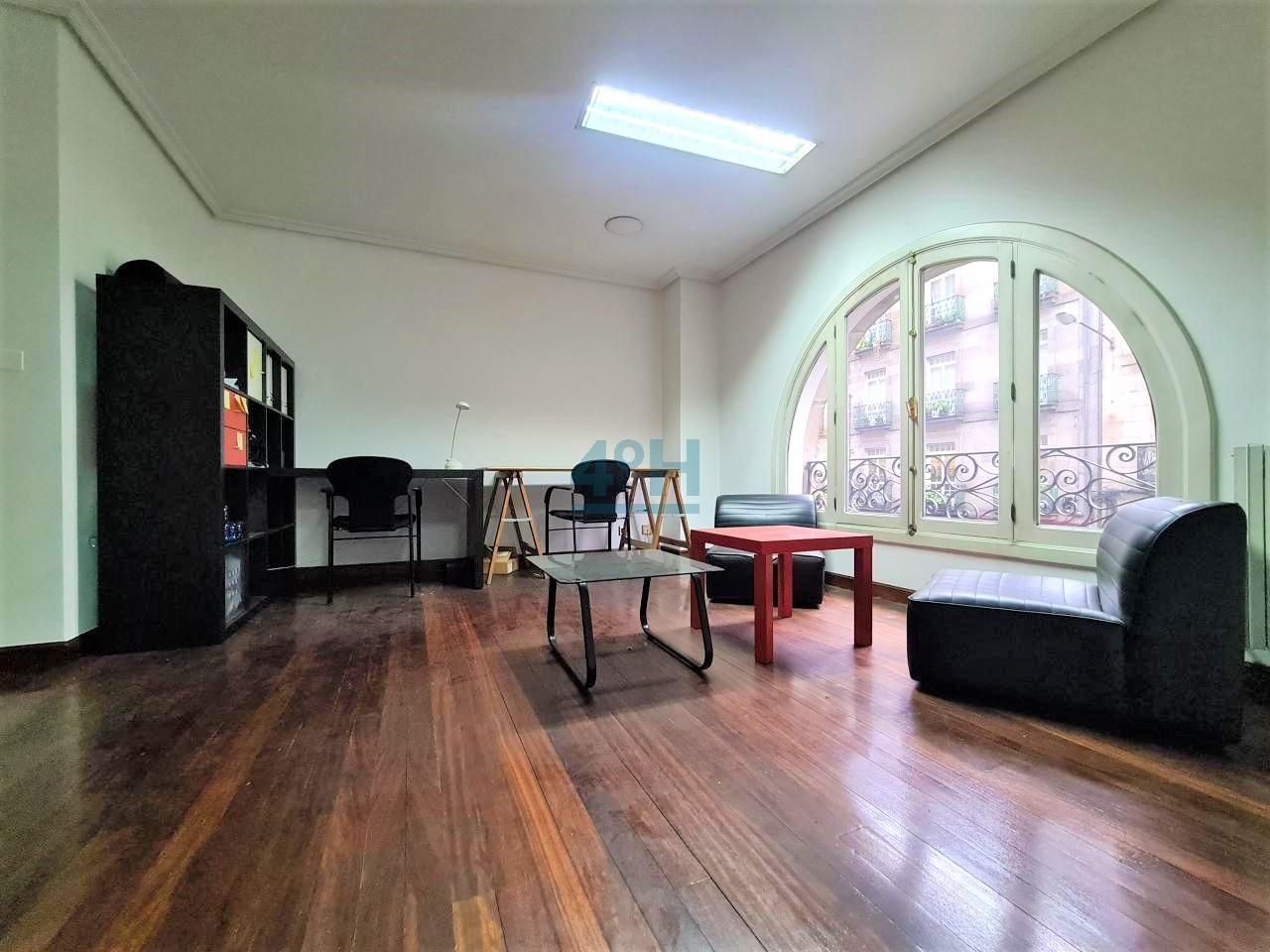 Sala d'estar de Oficina en venda en Ourense Capital  amb Calefacció