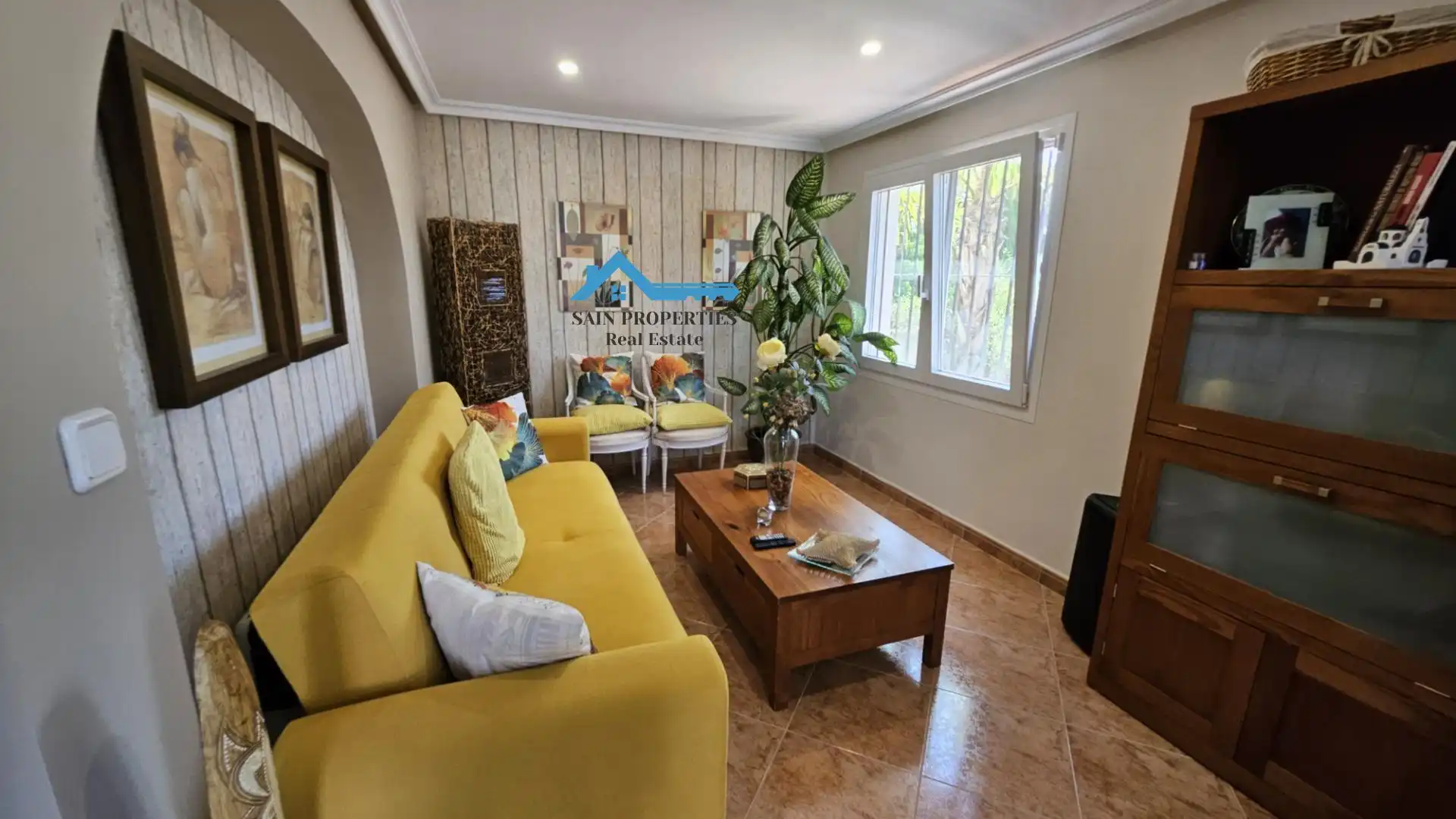 Sala d'estar de Casa o xalet en venda en La Nucia amb Aire condicionat, Calefacció i Jardí privat