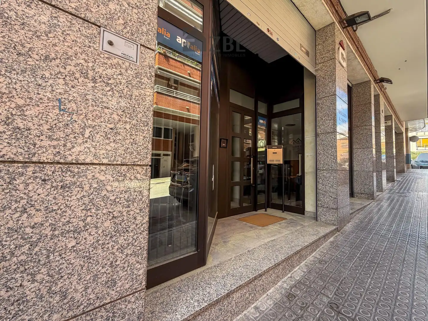 Außenansicht von Büro zur Miete in Manresa mit Heizung und Möbliert