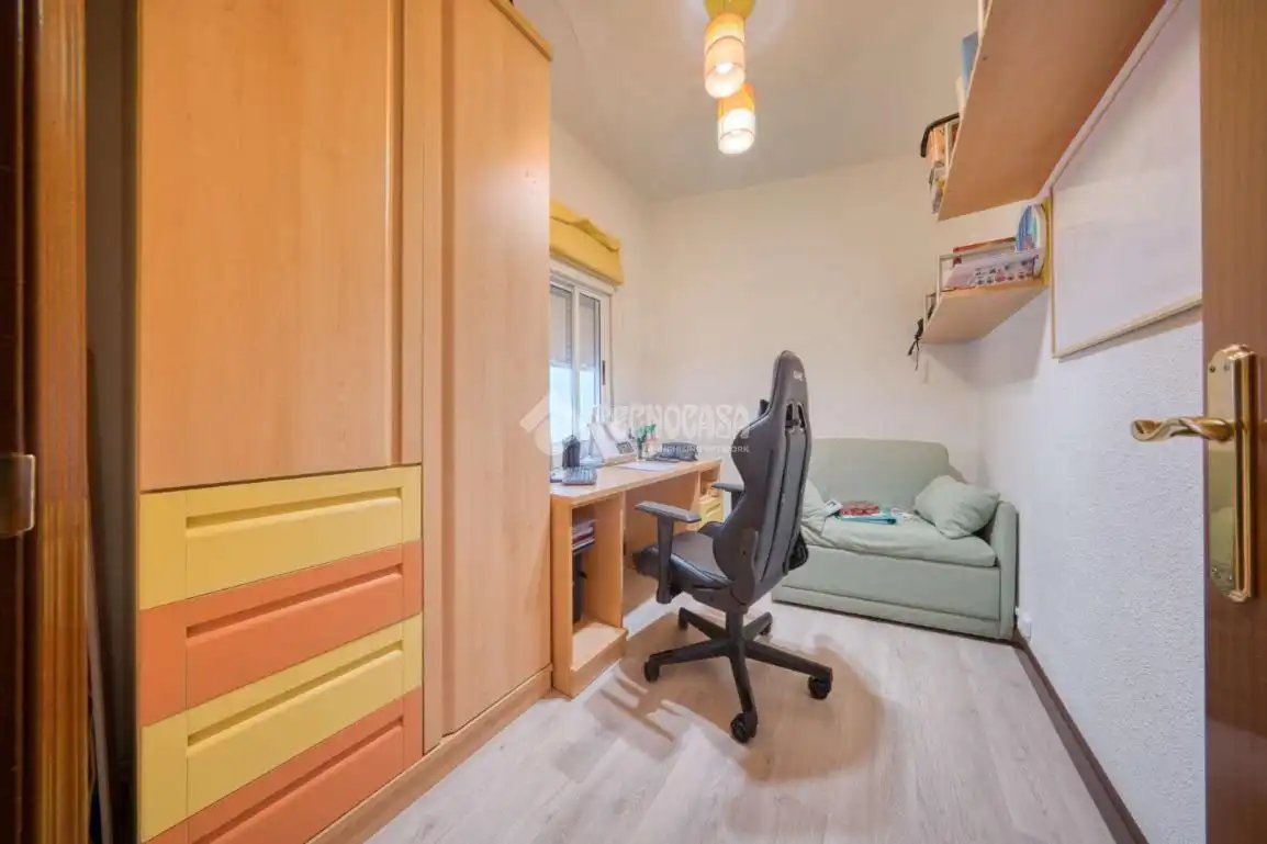 Bedroom of Flat for sale in Valladolid  with Heating