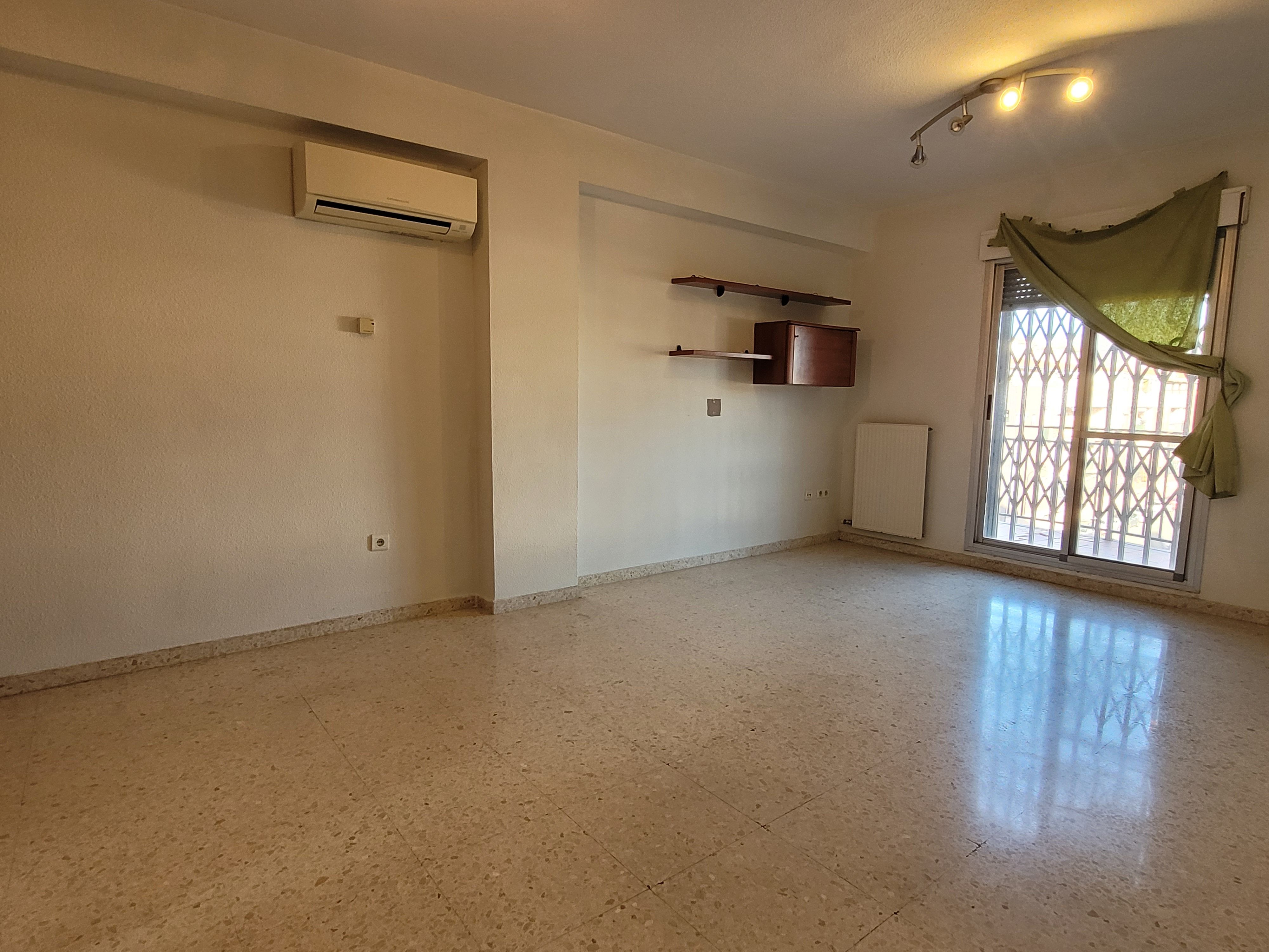 Sala d'estar de Àtic en venda en Maracena amb Terrassa