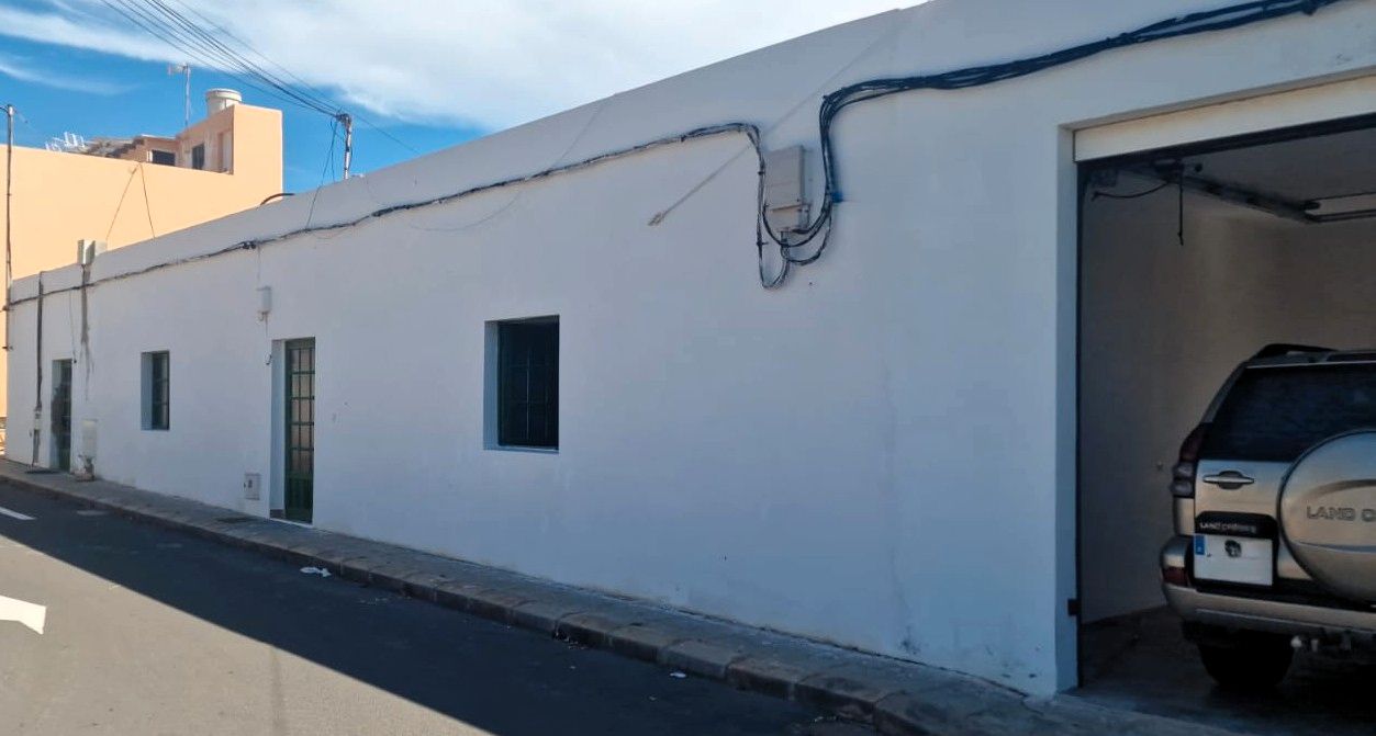 Vista exterior de Casa adosada en venda en Tuineje