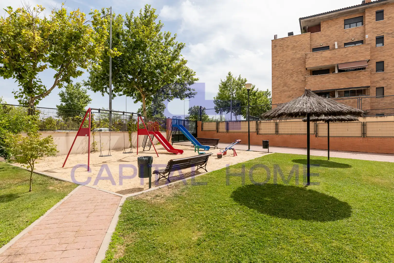 Vista exterior de Dúplex en venta en Navalcarnero con Aire acondicionado, Calefacción y Trastero