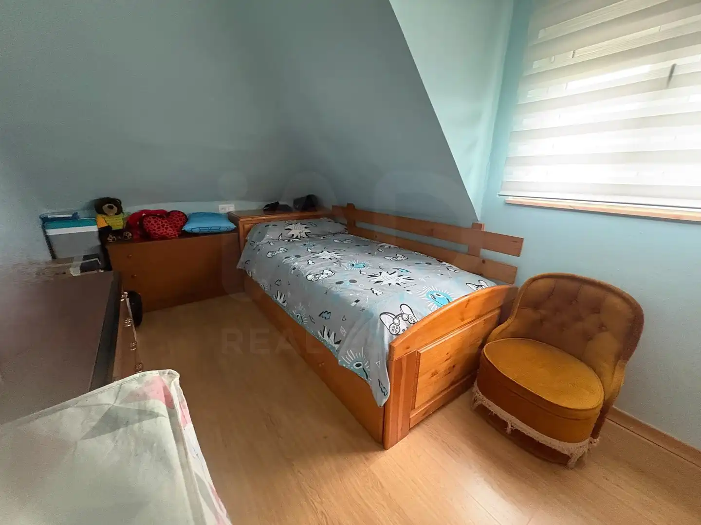 Schlafzimmer von Dachboden zum Verkauf in Sabero mit Heizung