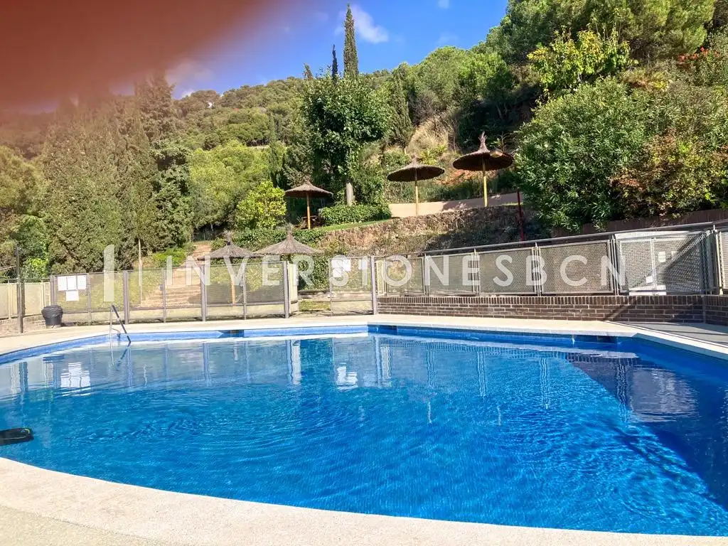 Swimming pool of Detached homes for rent in Barcelona  with Terrace and Community pool