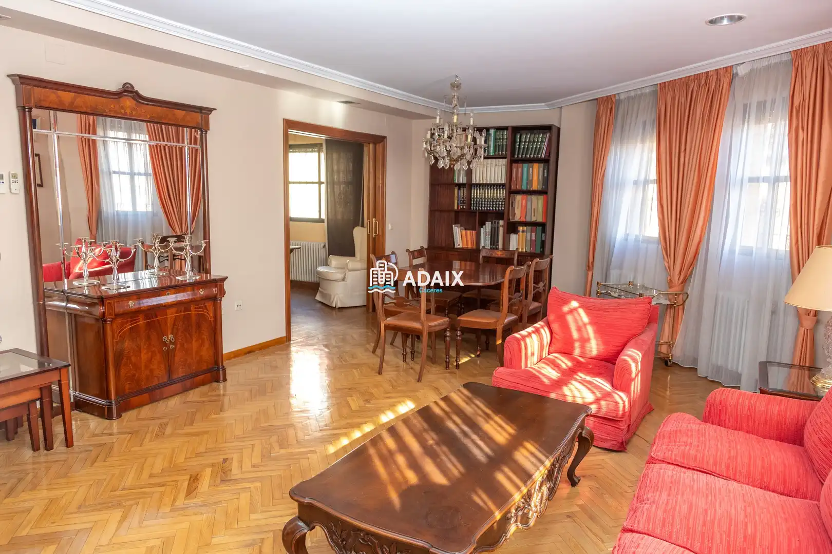 Sala d'estar de Casa adosada en venda en Cáceres amb Aire condicionat, Calefacció i Terrassa