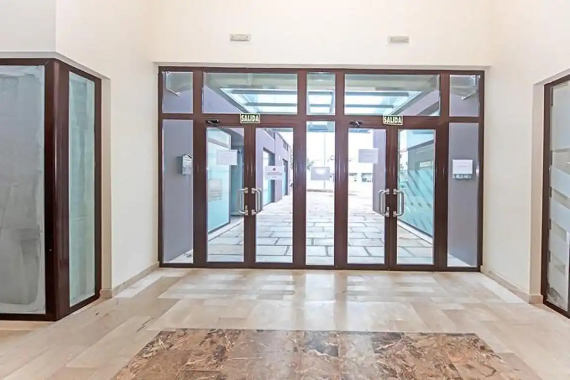 Local comercial en venta en Avenida de Benacazón 3, imagen 7
