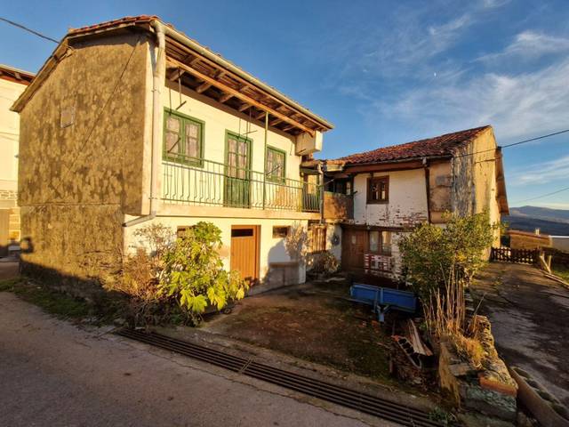 Casa-chalet en Venta en  BOSTRONIZO, 81 en Arenas de Iguña