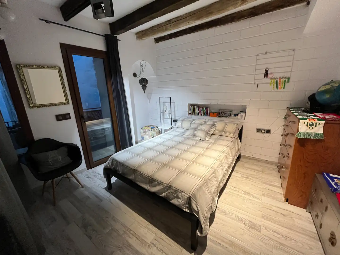 Habitación de Casa adosada en venta en Manlleu con Calefacción, Jardín privado y Parquet
