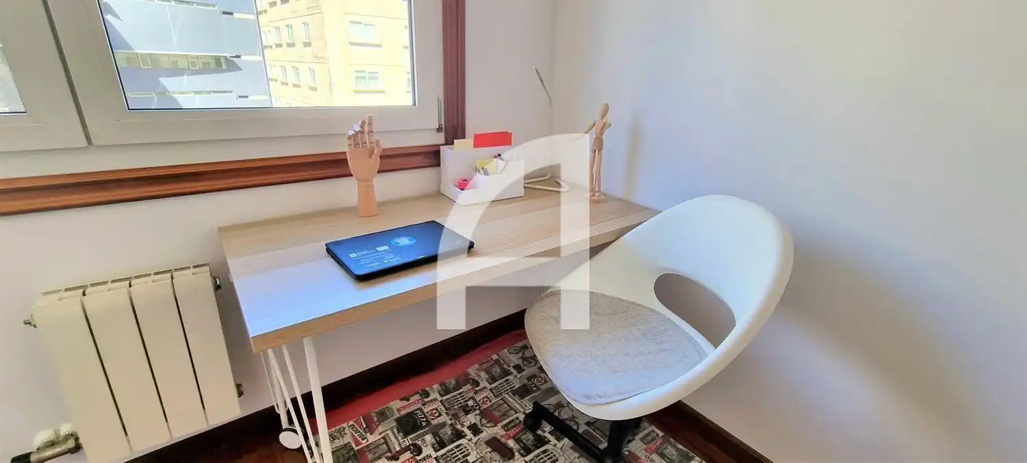 Piso de alquiler en Vigo  con Calefacción, Trastero y Amueblado