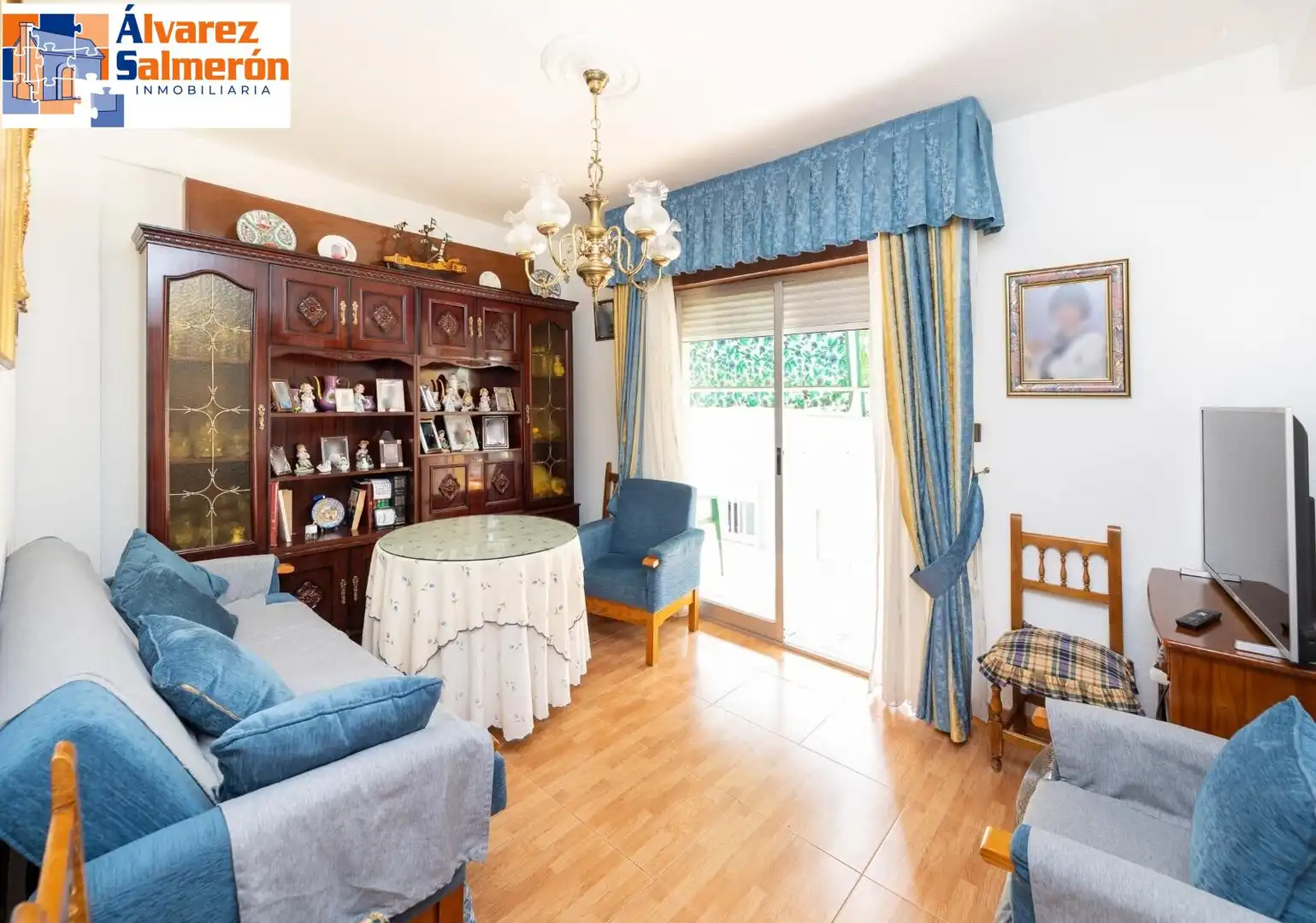 Wohnzimmer von Wohnung zum Verkauf in Granada mit Möbliert und Balkon