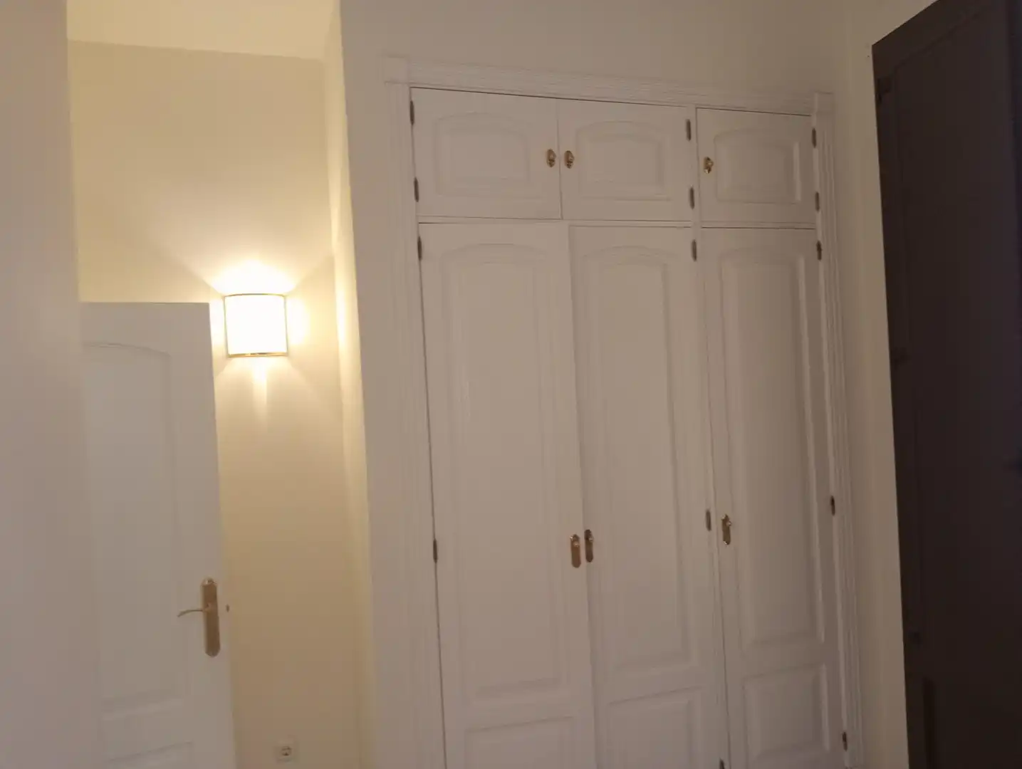Bedroom of Flat for rent in Sevilla  with Air Conditioner, Storage room and Balcony