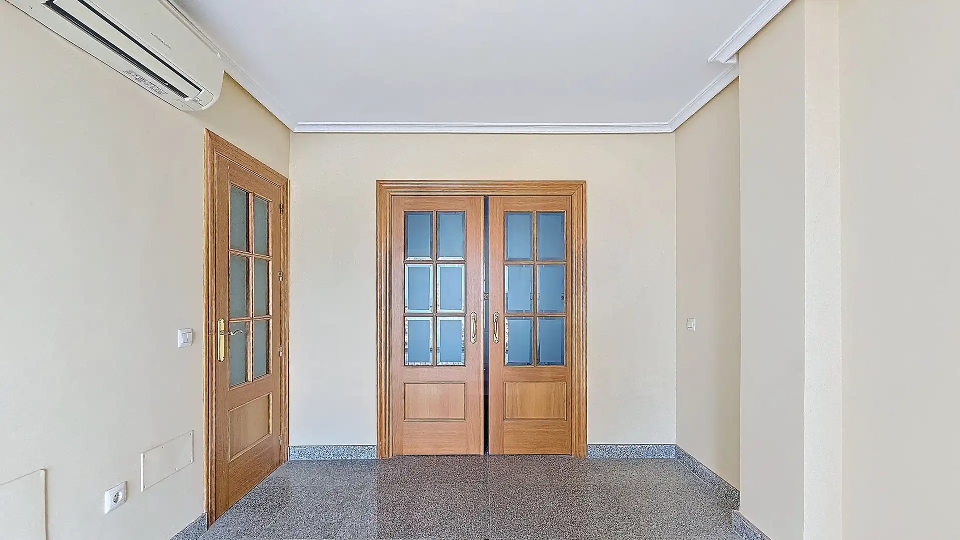 Piso en venta en Roquetas de Mar con Aire acondicionado y Terraza