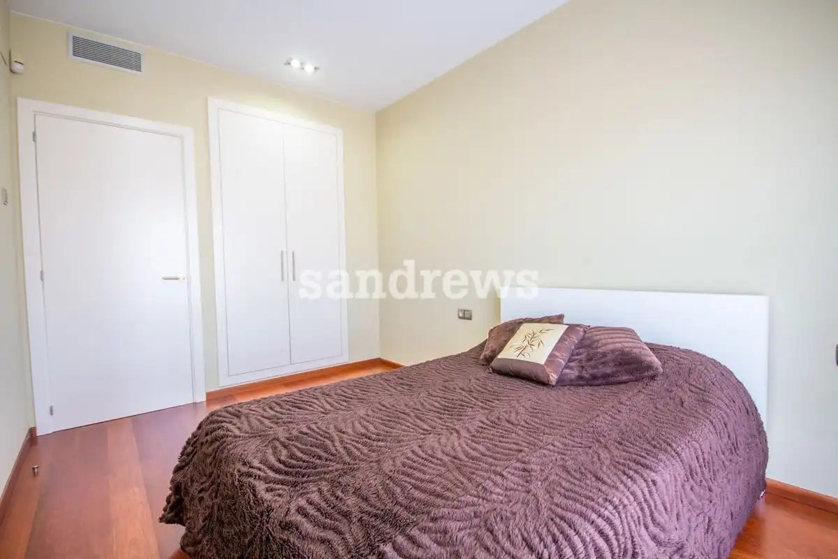 Habitación de Casa adosada en venta en Vilafant con Aire acondicionado, Calefacción y Jardín privado
