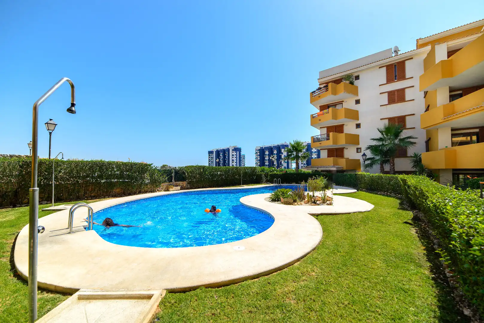 Swimming pool of Flat for sale in Torrevieja
