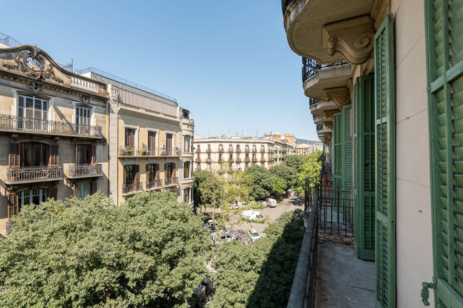 Exterior view of Flat to share in  Barcelona Capital  with Air Conditioner, Heating and Terrace