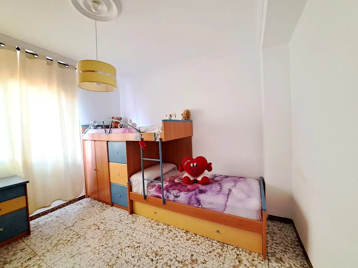 Dormitori de Casa adosada en venda en Fuente Vaqueros amb Terrassa i Moblat