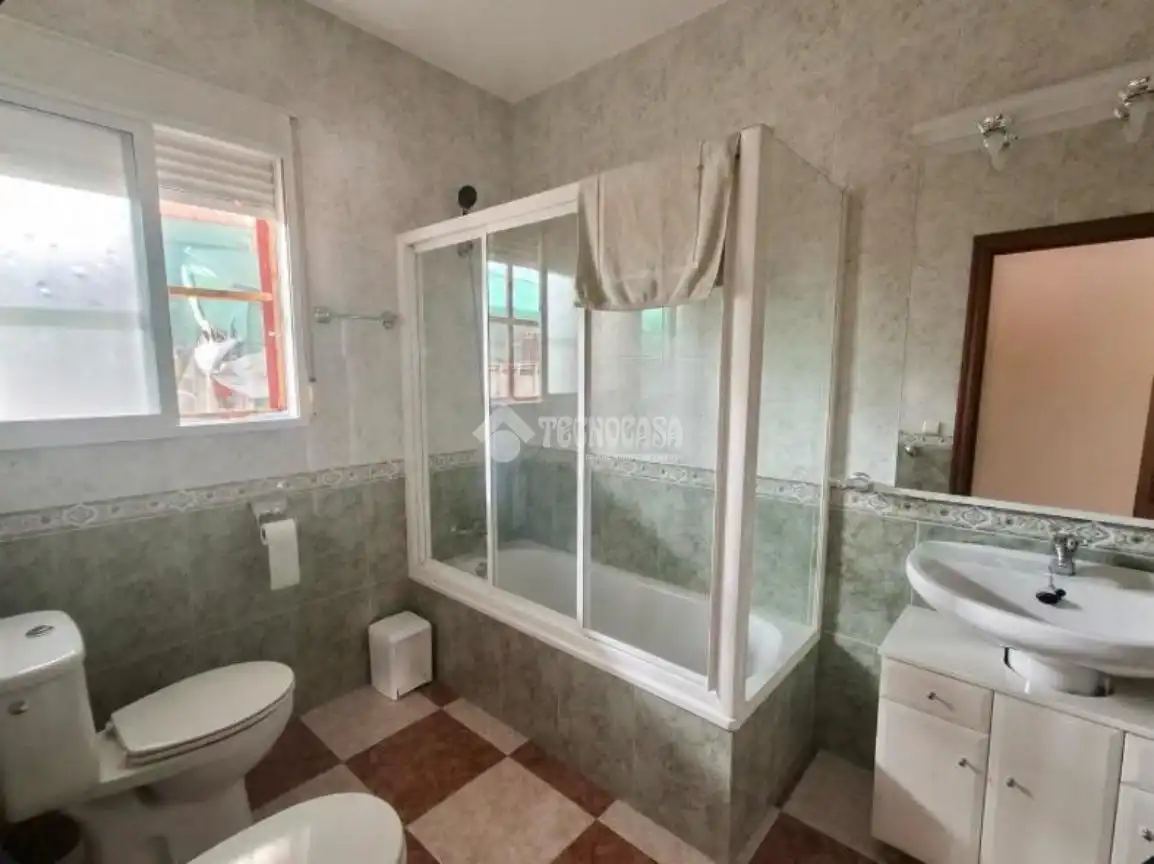Baño de Casa adosada en venta en Vilches con Aire acondicionado