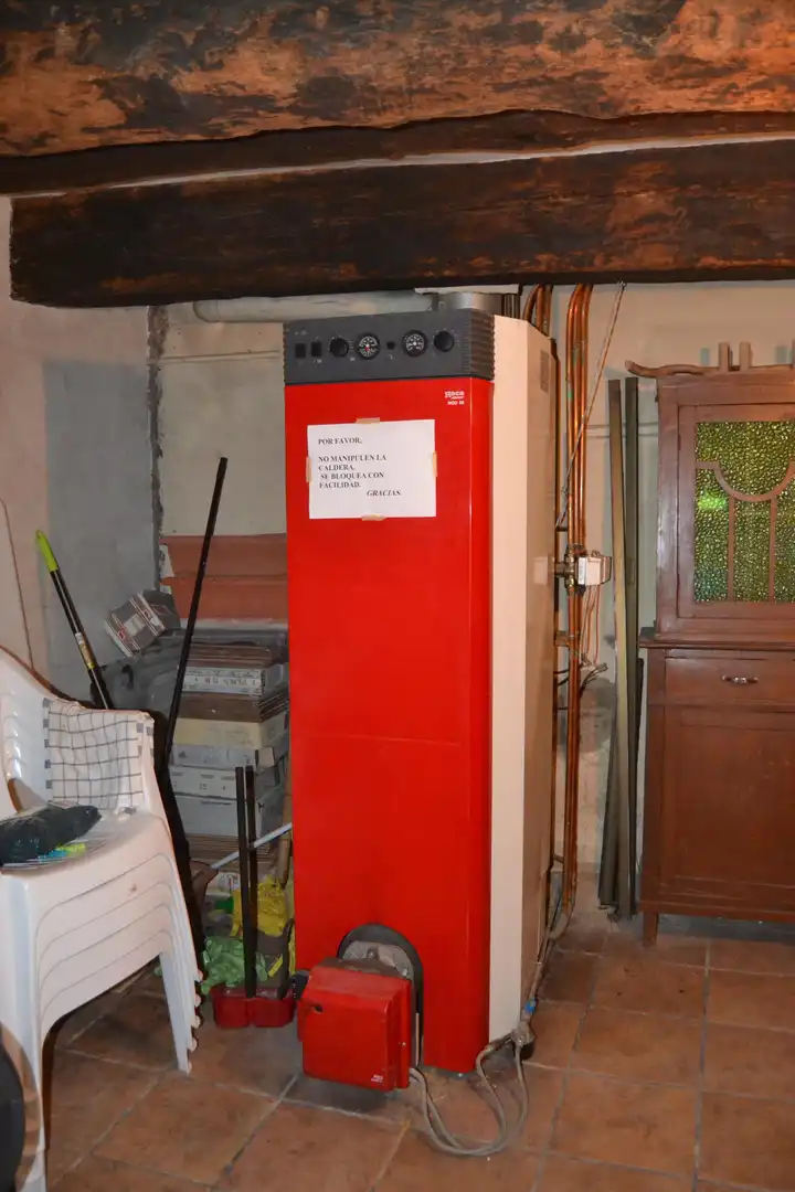 Casa o chalet en venta en Borau con Calefacción, Parquet y Trastero