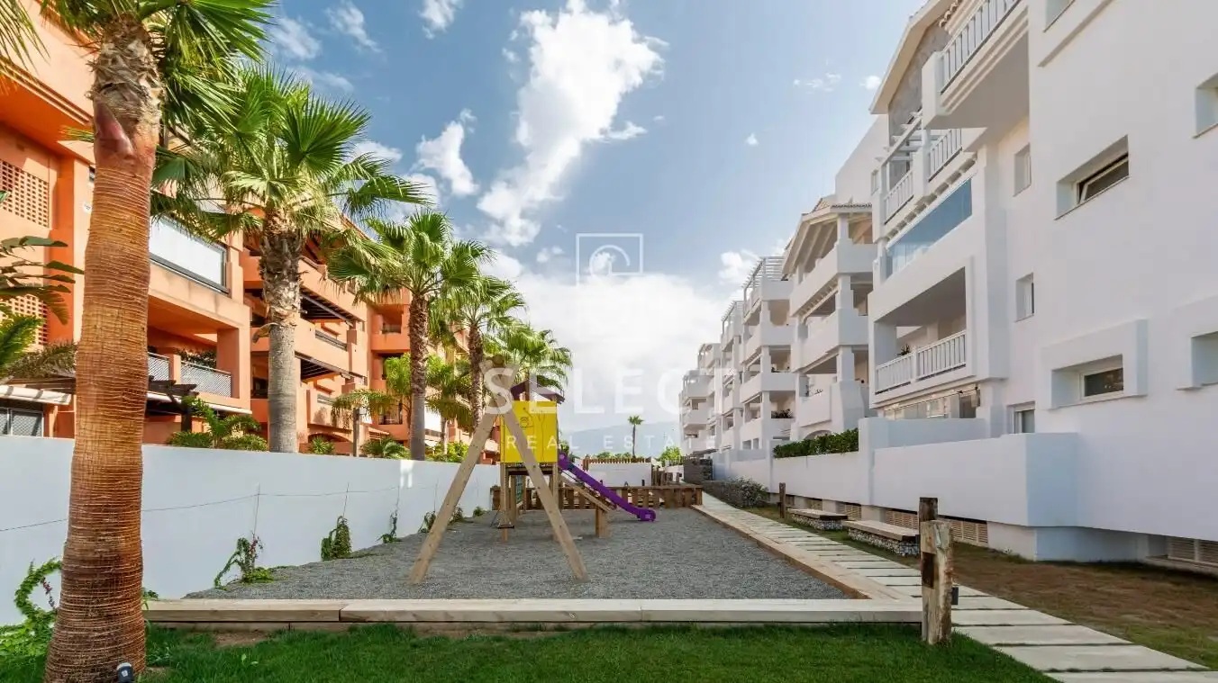 Vista exterior de Apartamento en venta en Motril con Aire acondicionado, Calefacción y Jardín privado