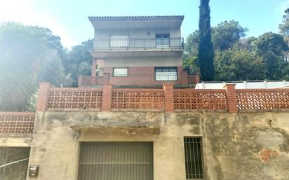 Exterior view of House or chalet for sale in Bigues i Riells  with Terrace, Storage room and Balcony