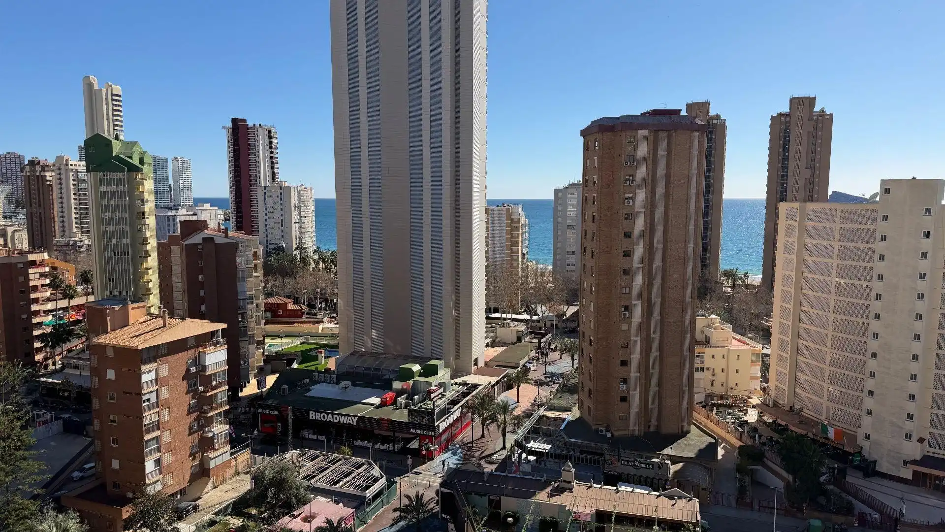 Vista exterior de Apartament en venda en Benidorm amb Aire condicionat, Terrassa i Moblat