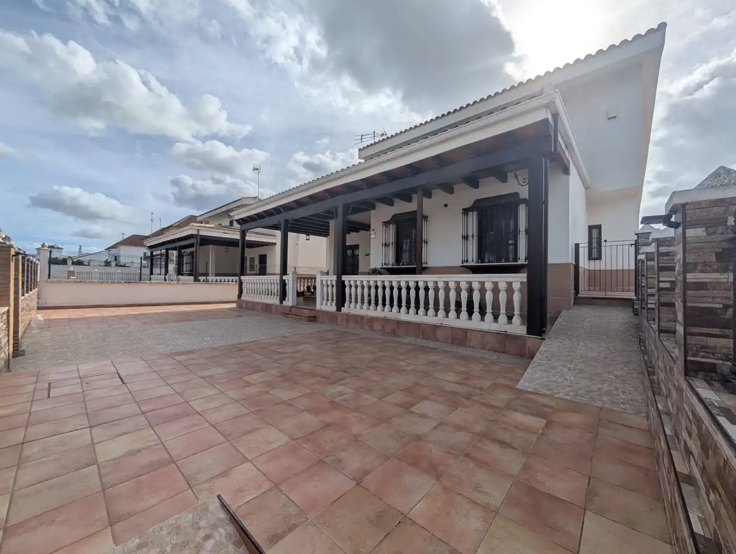 Vista exterior de Casa o chalet en venta en El Portil con Aire acondicionado y Piscina comunitaria