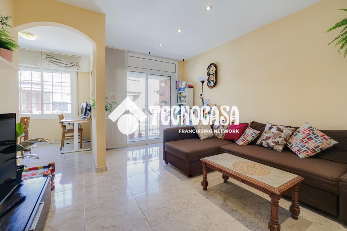 Exterior view of Flat for sale in Sant Adrià de Besòs  with Air Conditioner, Heating and Terrace