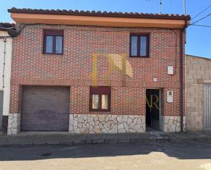 Vista exterior de Casa o xalet en venda en Ardón amb Moblat