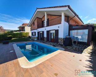 Piscina de Casa o xalet en venda en Gorliz amb Piscina i Balcó