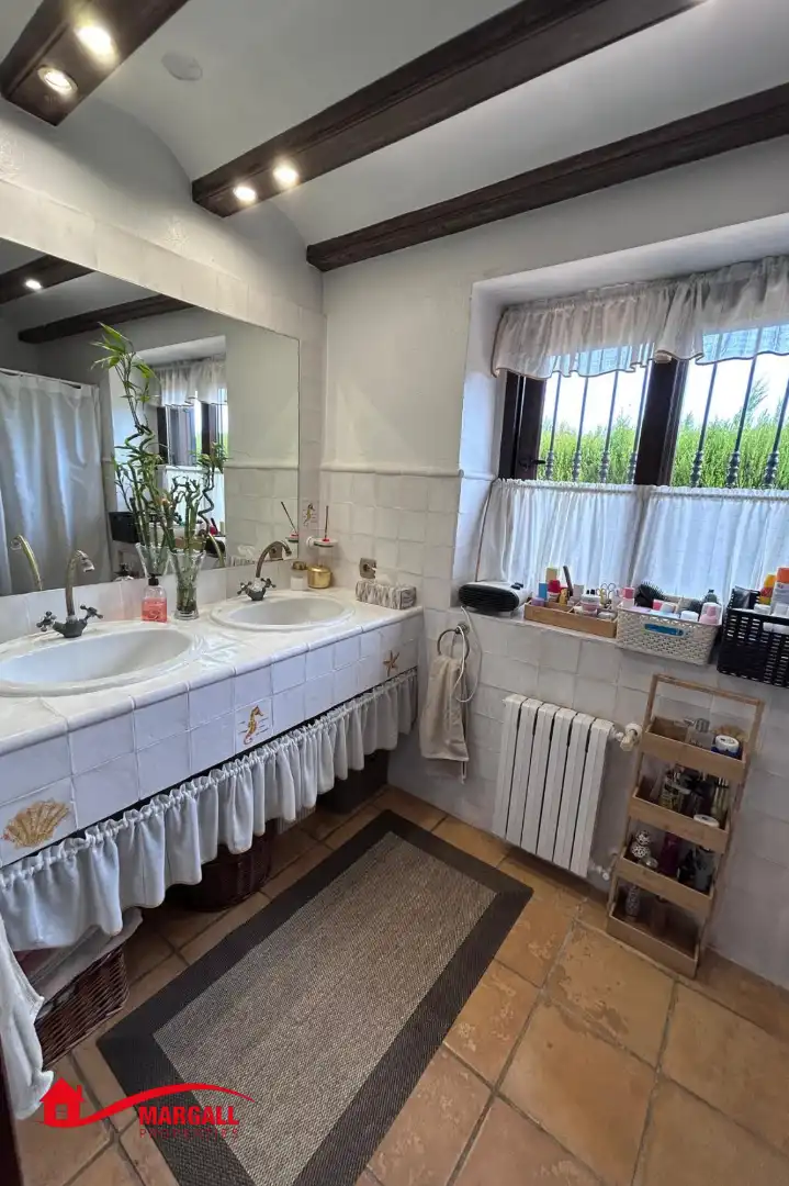 Bany de Casa o xalet en venda en Alboraya amb Aire condicionat, Calefacció i Jardí privat