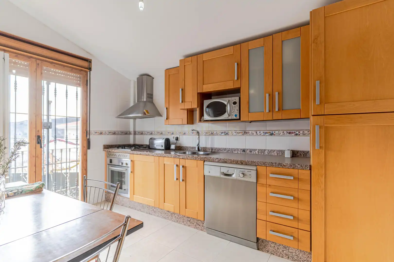 Cocina de Casa o chalet en venta en Dúrcal con Jardín privado