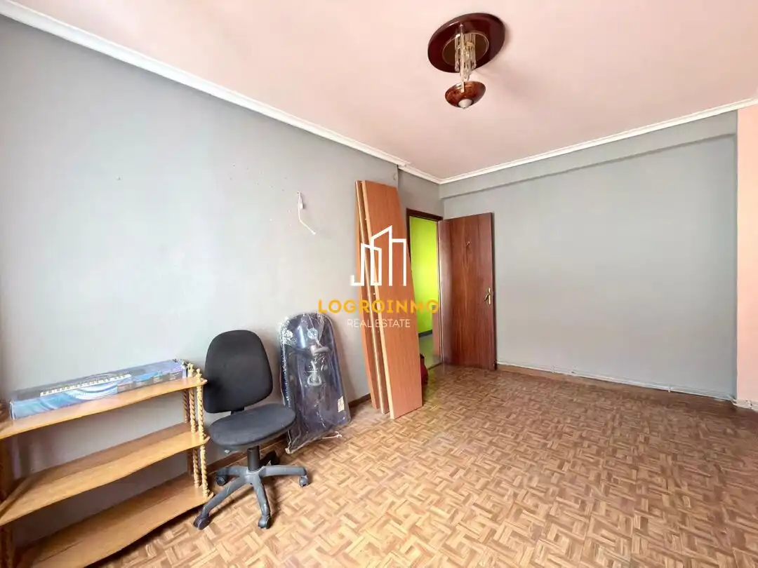 Piso en venta en  Logroño con Calefacción y Balcón