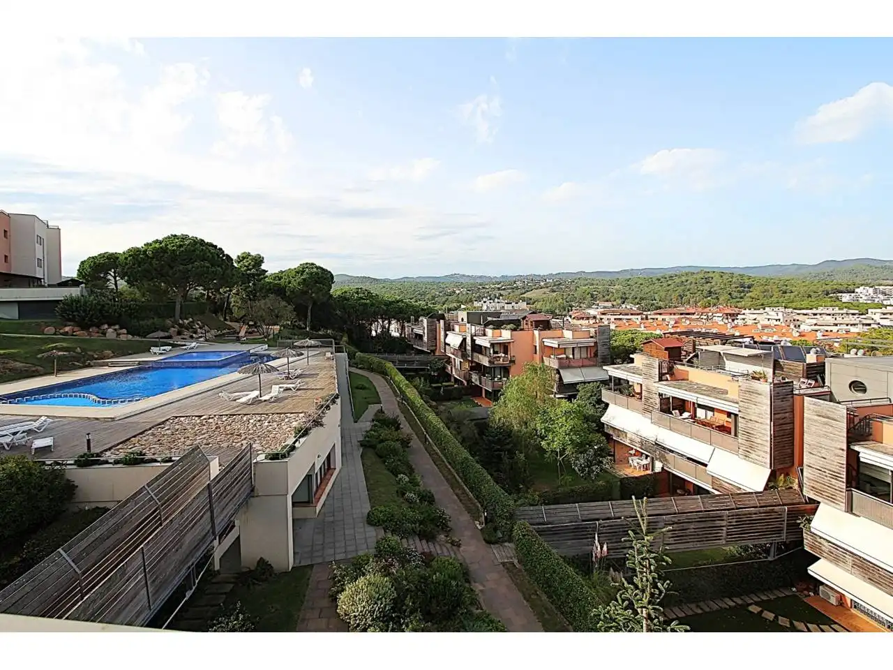 Außenansicht von Wohnung zum Verkauf in Lloret de Mar mit Klimaanlage, Heizung und Privatgarten