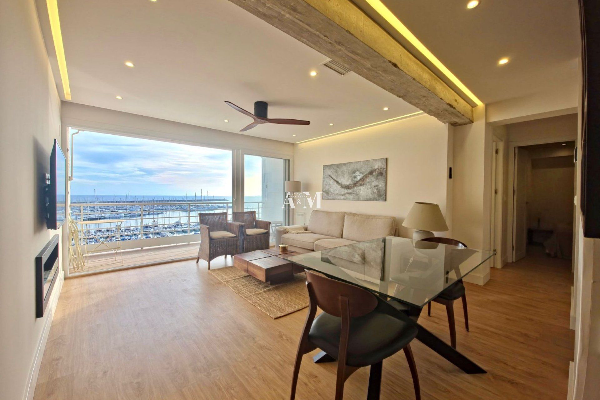 Sala de estar de Apartamento de alquiler en Torrevieja con Aire acondicionado, Calefacción y Terraza