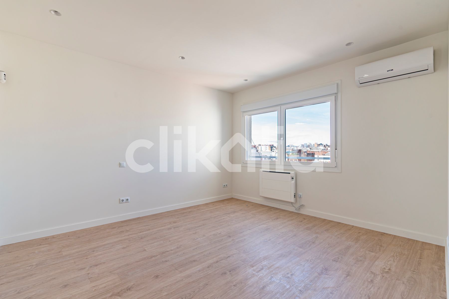 Habitación de Piso en venta en  Barcelona Capital con Aire acondicionado, Calefacción y Terraza
