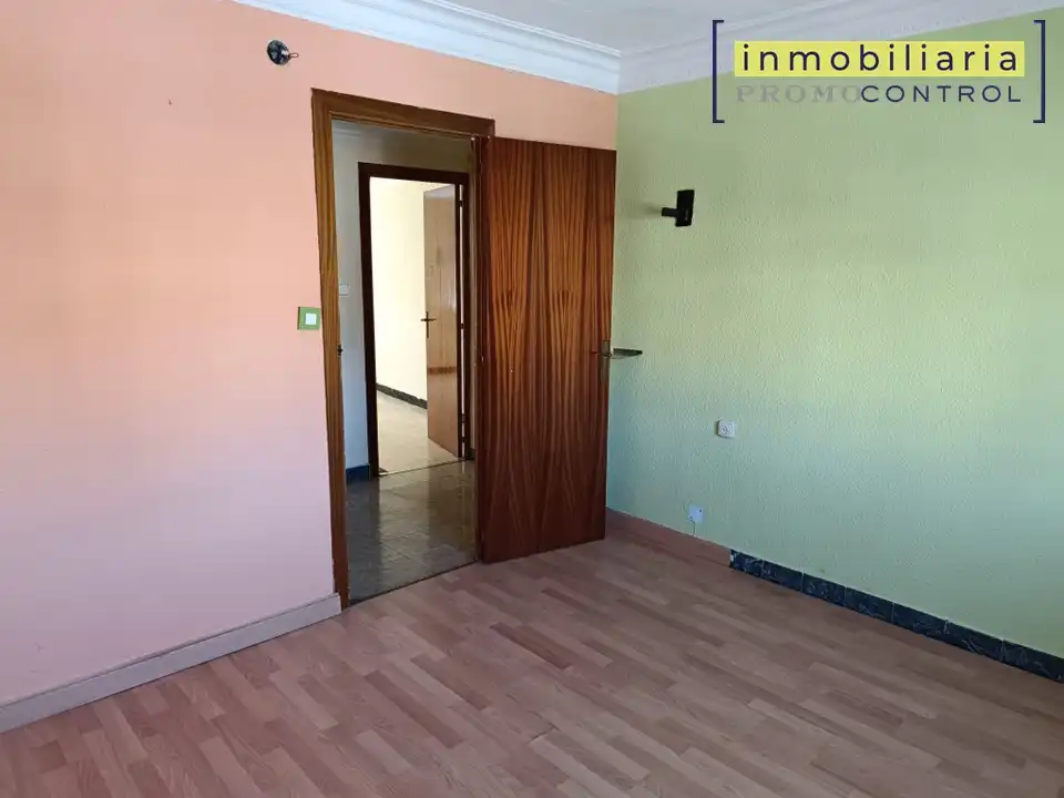 Schlafzimmer von Einfamilien-Reihenhaus zum Verkauf in San Mateo de Gállego mit Terrasse, Möbliert und Mikrowelle