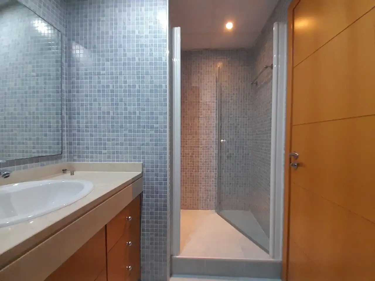 Baño de Piso de alquiler en Málaga con Calefacción, Parquet y Lavadora