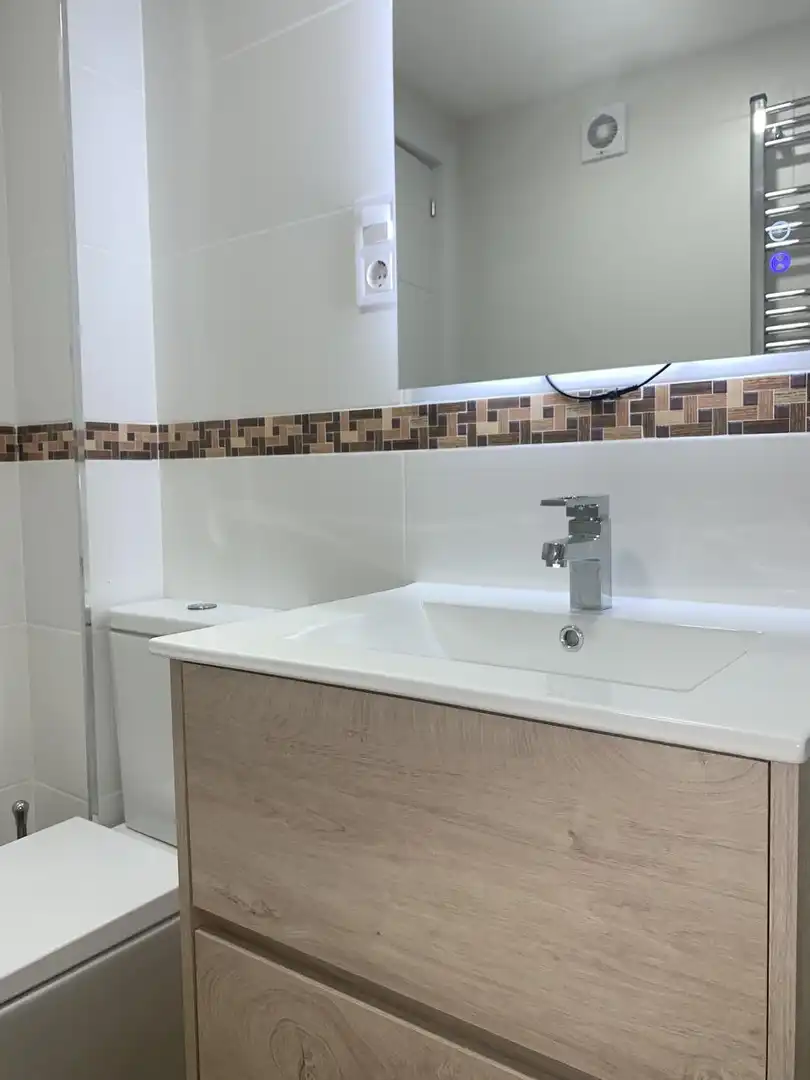 Bathroom of Study for rent in Madrid  with Air Conditioner, Terrace and Furnished