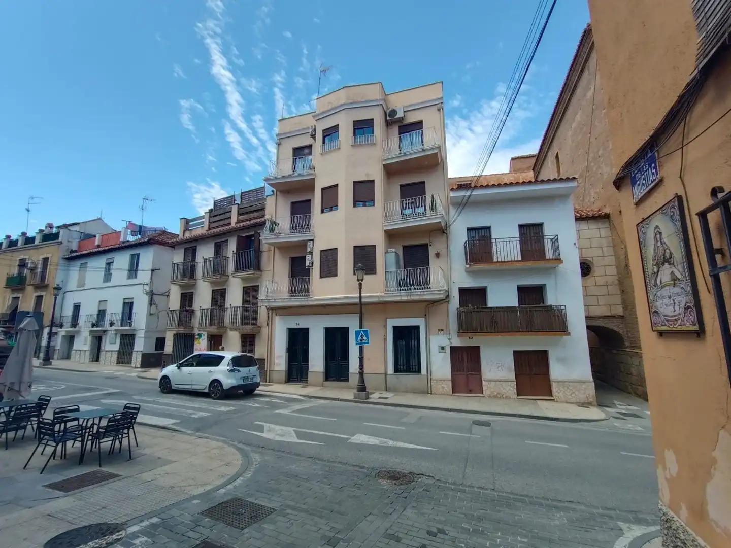 Außenansicht von Wohnungen zum Verkauf in Guadix mit Terrasse und Abstellraum