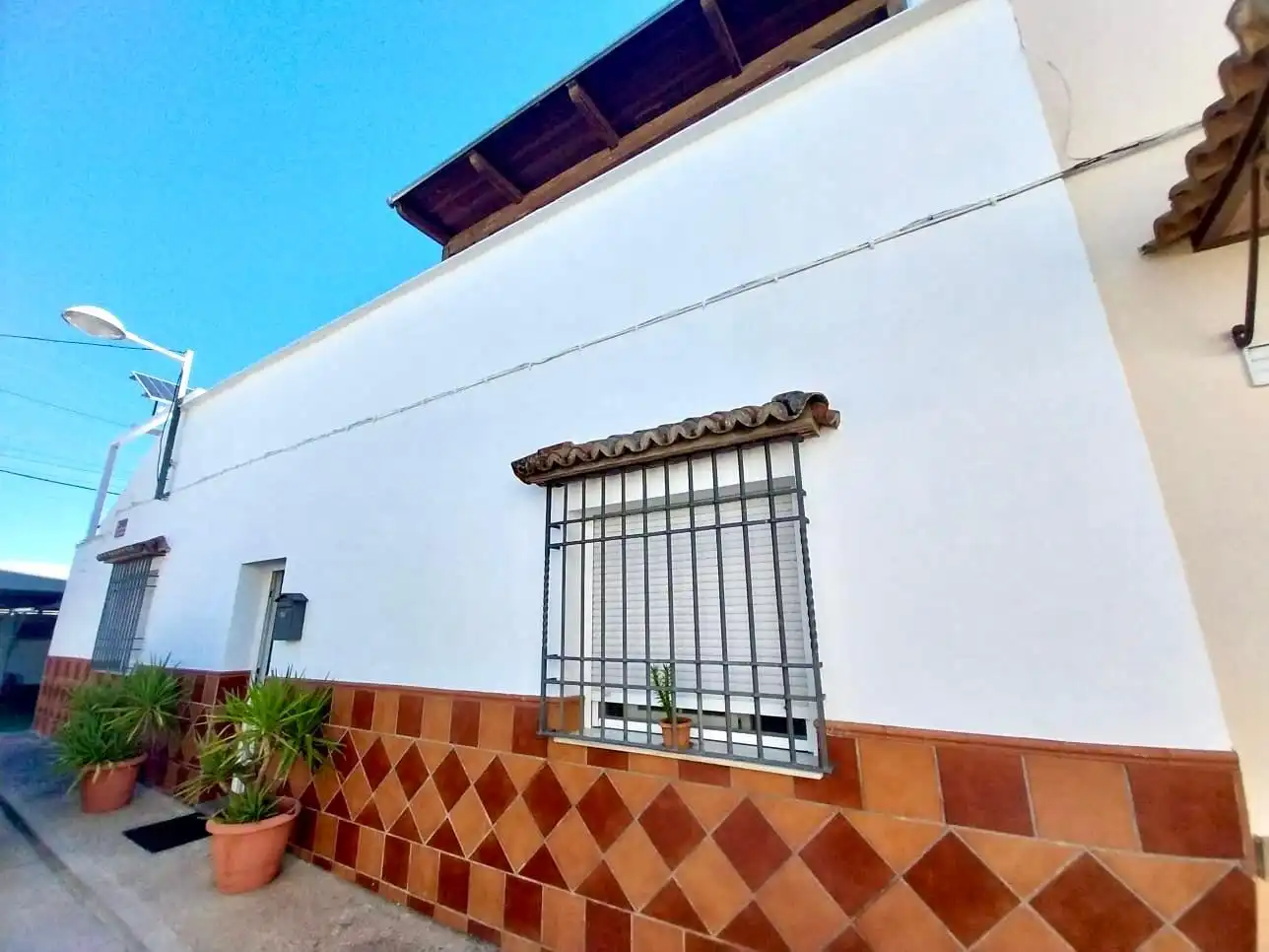 Vista exterior de Casa o xalet en venda en Córdoba amb Aire condicionat, Terrassa i Moblat